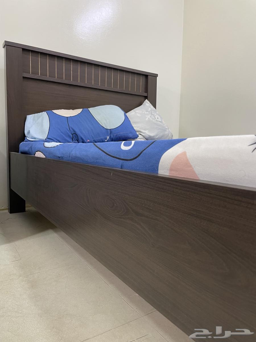 سرير نفر ونصف مع مرتبة ارتفاع 20سم (شبه جديد)64429641009282113