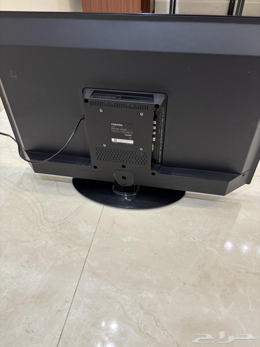 تلفزيون من شركة TOSHIBA 32 بوصه64432822780803112