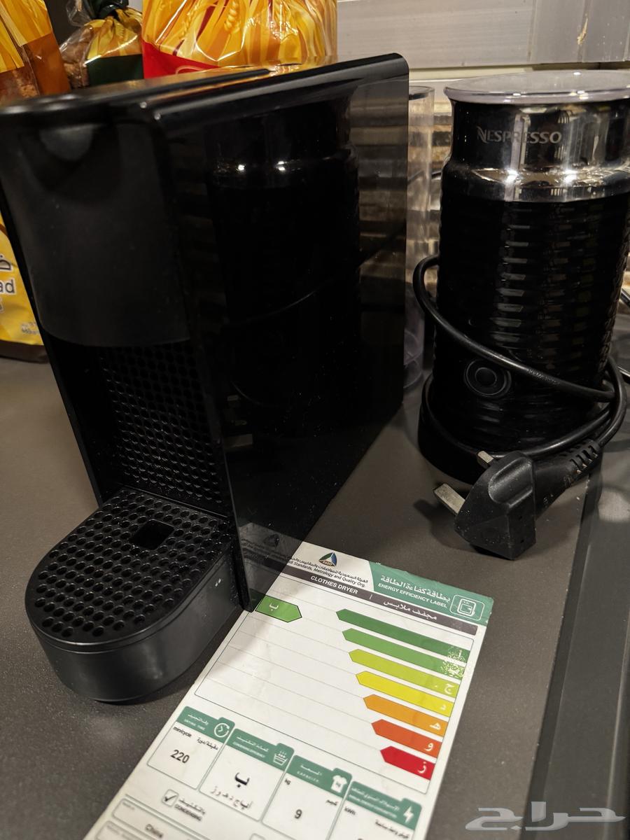 مكينة نيسبريسو نظيفه مع كامل القطع و سخان الحليب64433526016643111