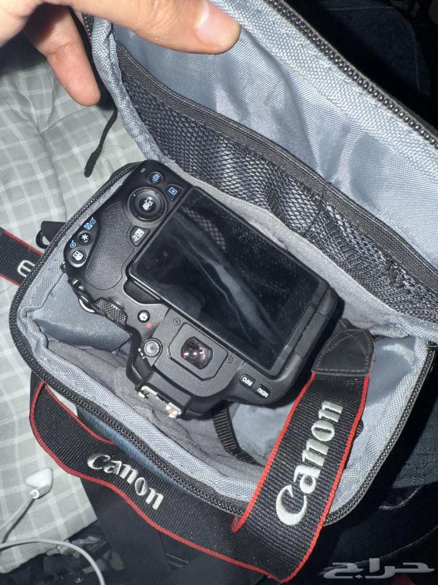 Canon EOS 200D Camera with Touch Screen64428093565954110