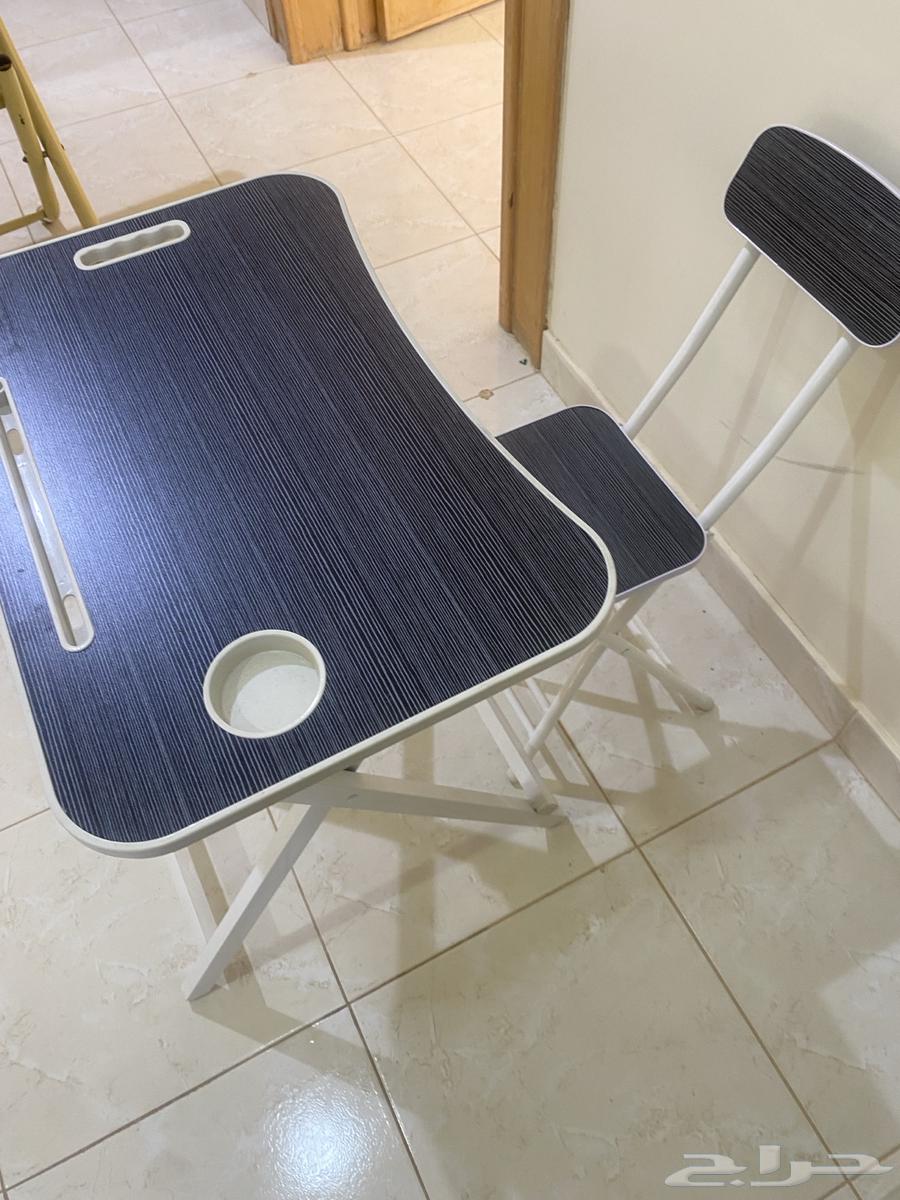 Table and chair set, very light use64429263712130111