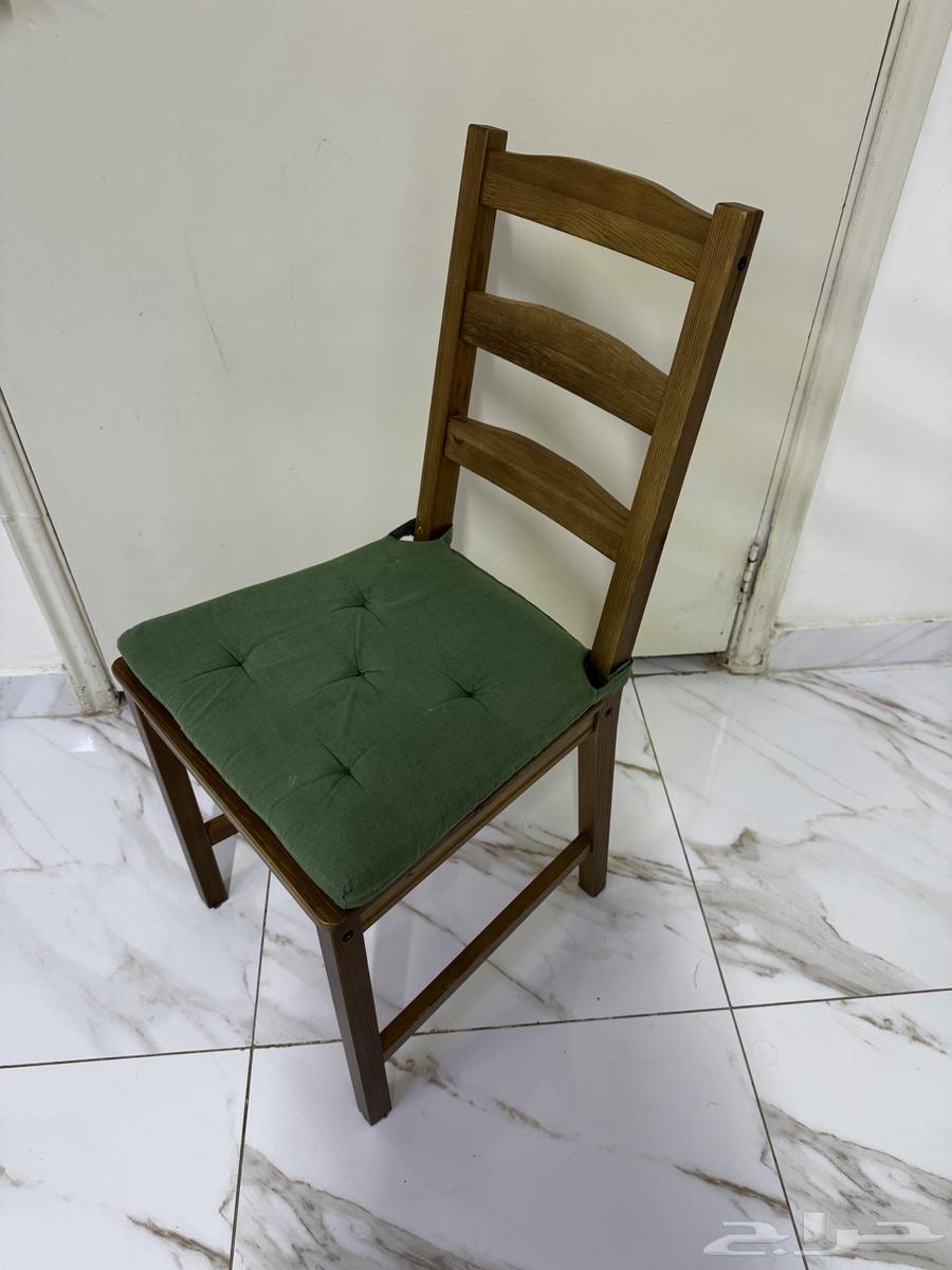 Table with 6 chairs64429909857153113