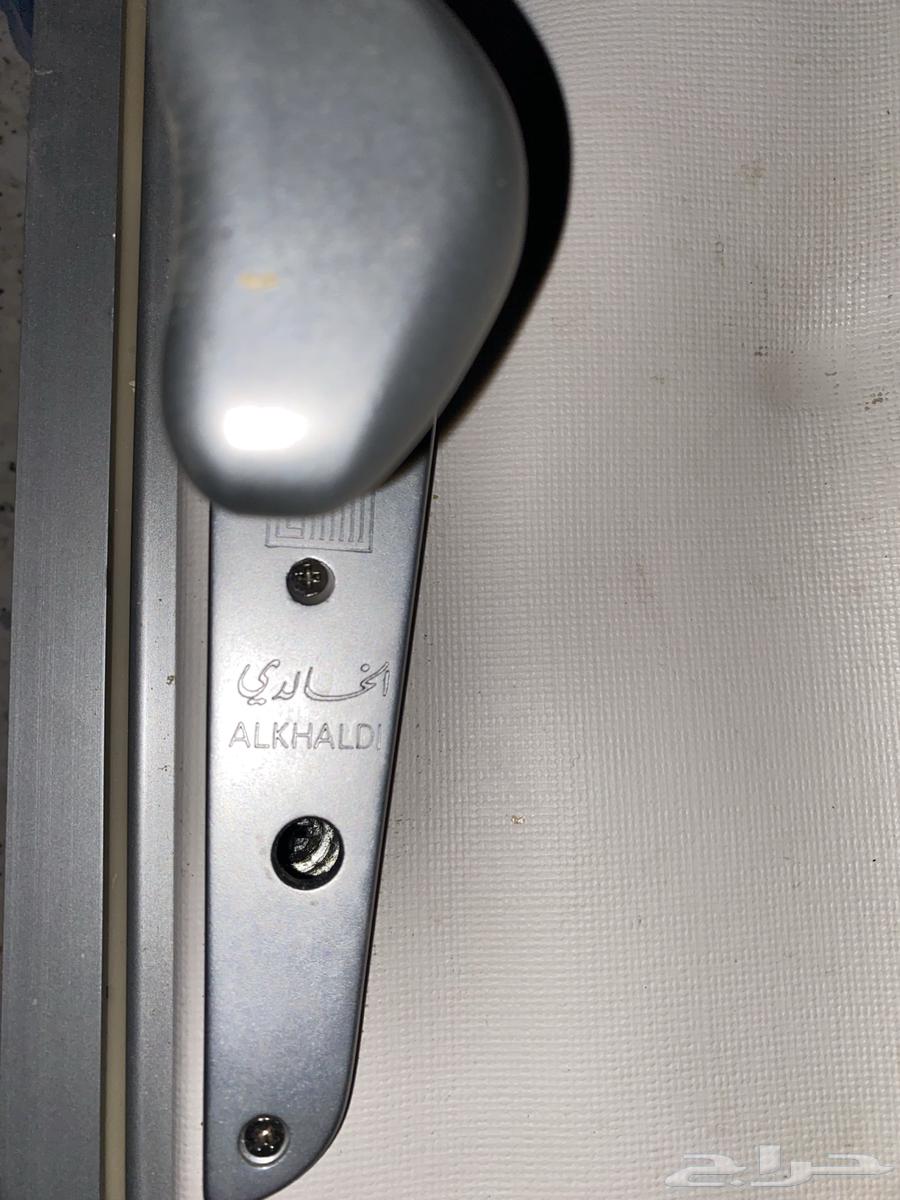 باب سحب جلد مع ايطار خشب سعر 300ريال64427277440899112