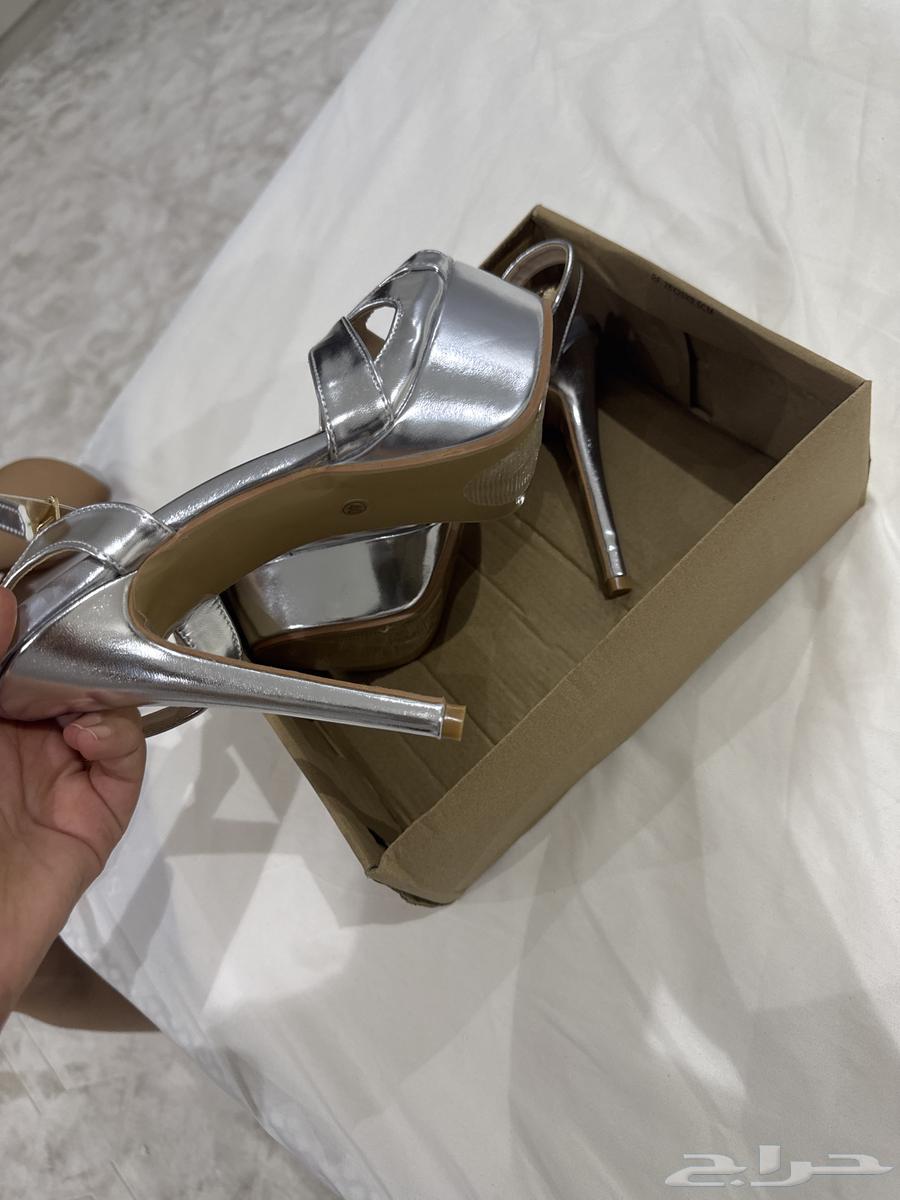 كعب جديد مالبسته والله ولا مره وماعليه استرجاع في شي ان64429668214785110