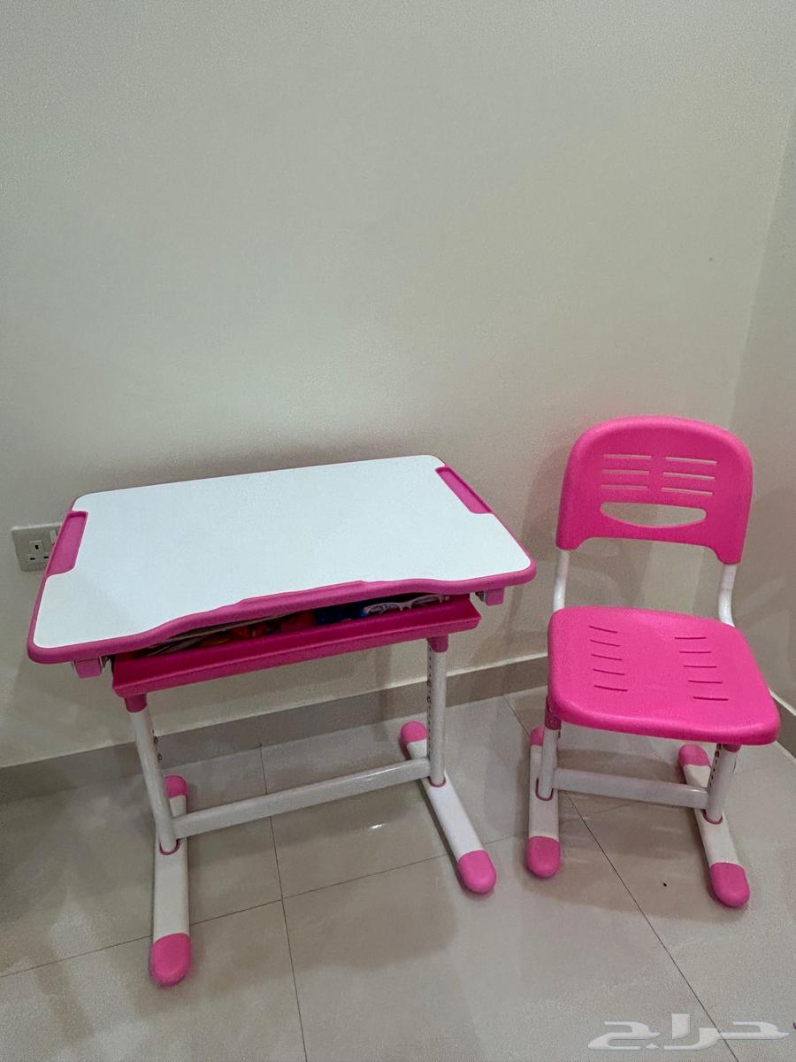 طاوله وكرسي دراسه عدد 2 تم تخفيض السعر 250 ريال للكل64427650372227111