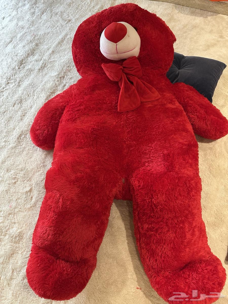 Extra-large red teddy bear, perfect for gifts and special occasions64430738334466110