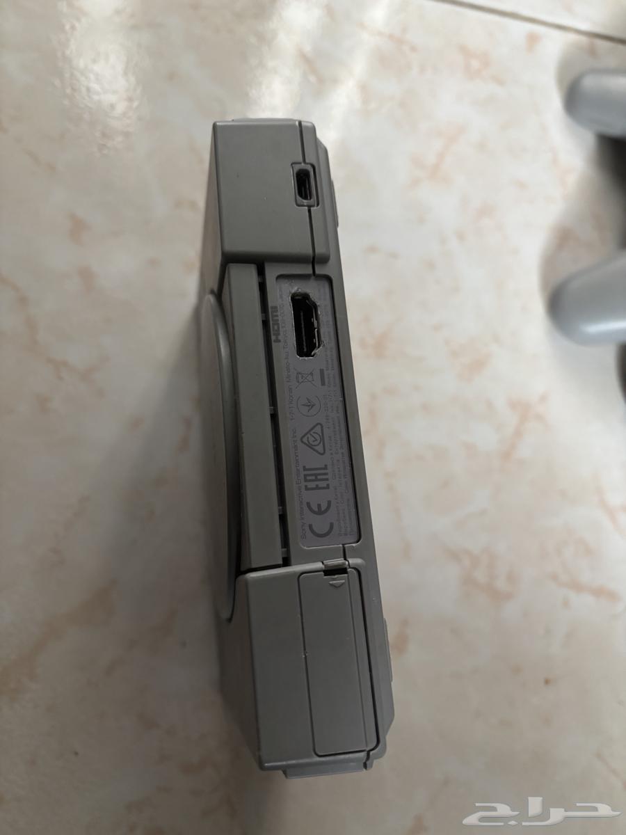 Sony 1 New with Two Controllers and HD Cable64430502982402110