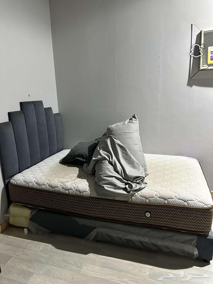 سرير بمرتبته نفر ونص نضيف جدا  اخو الجديد64432183573249113