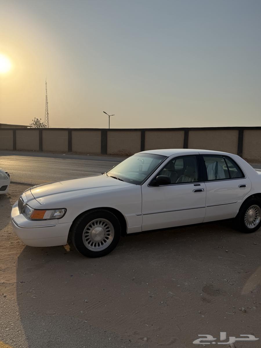 للبيع فورد جراند ماركيز 1999 م نظيف مع لوحة مميزه64590692153857110