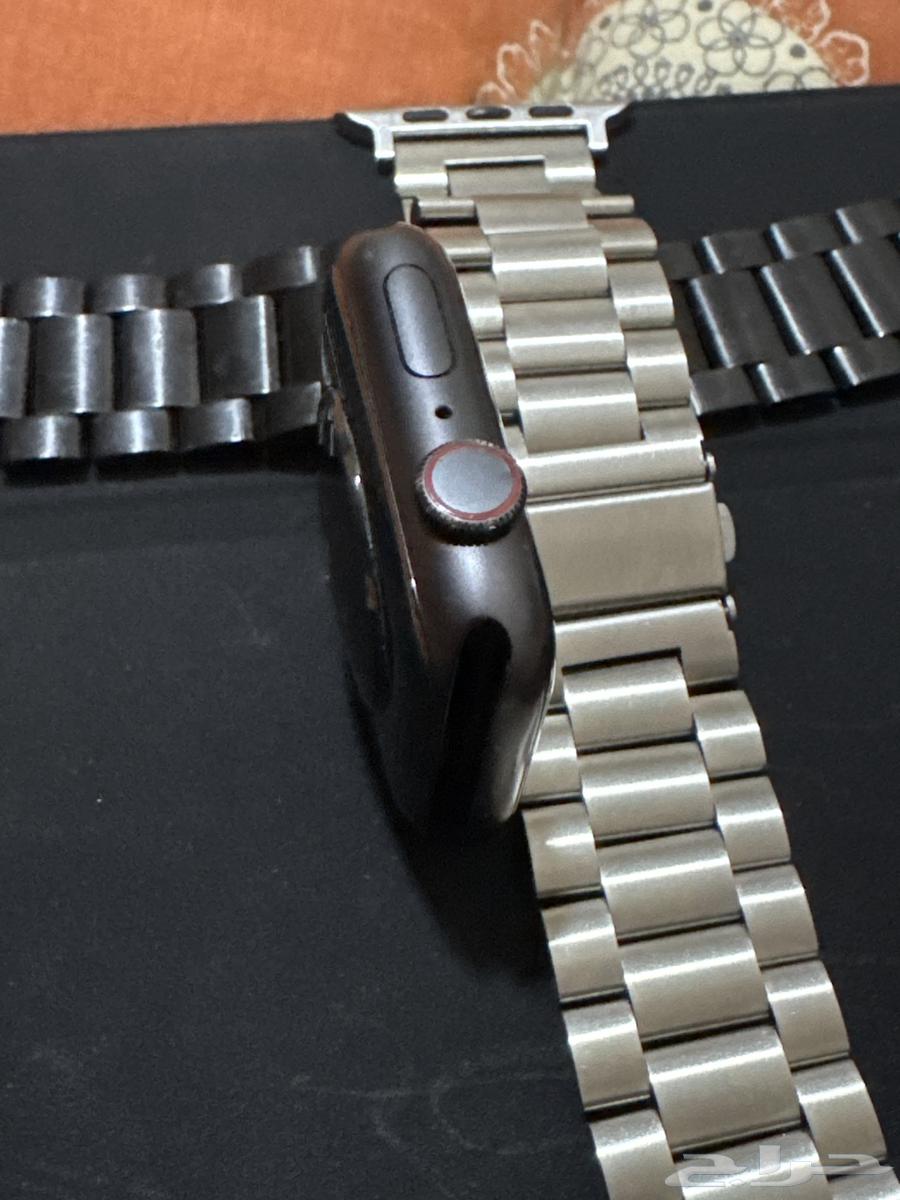 ساعة ابل مقاس 44 شريحه SE64429303816577112