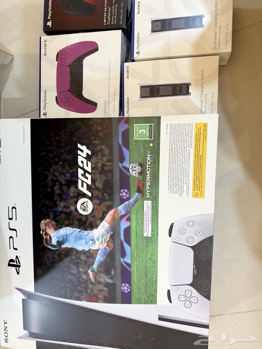 PlayStation 5 CD with 4 controllers64433310253443110