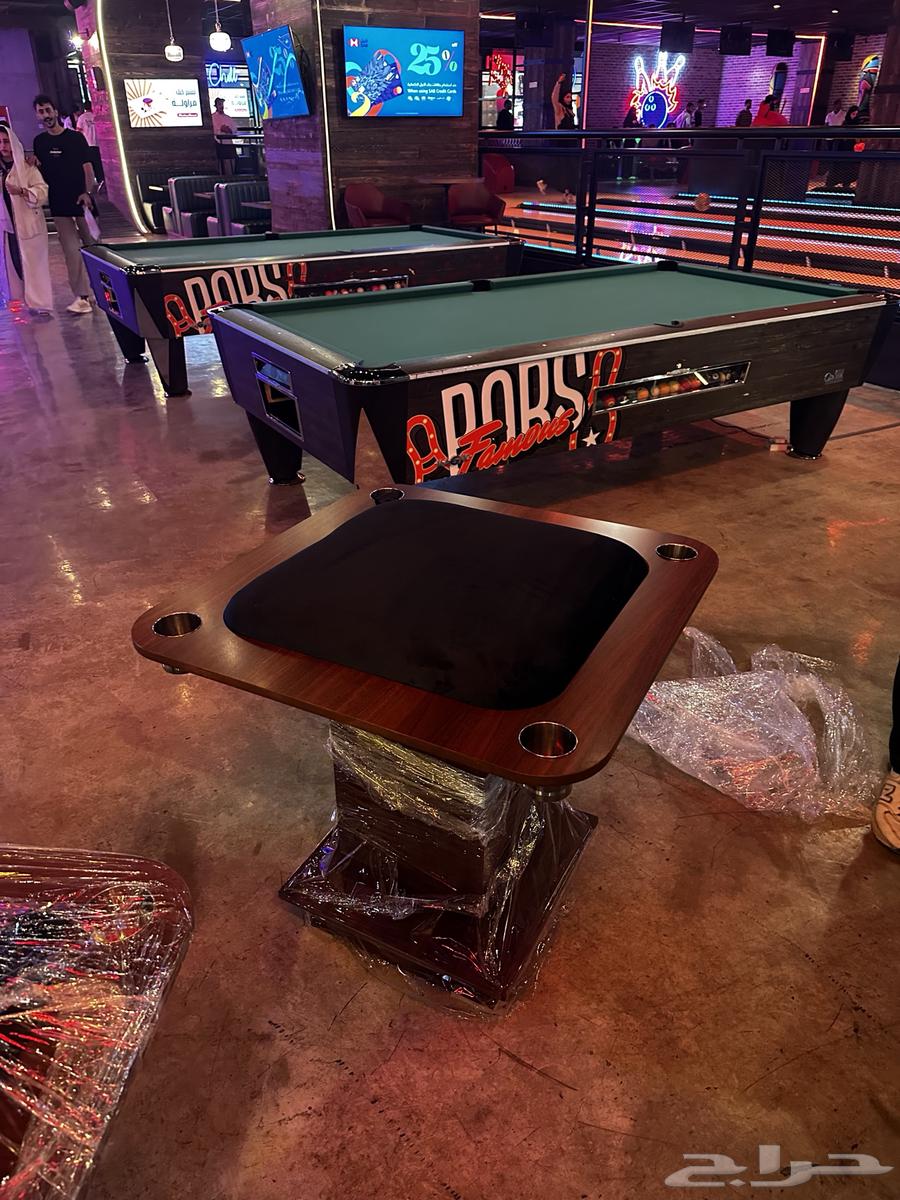 Detail of elevated belot table64429923313283112