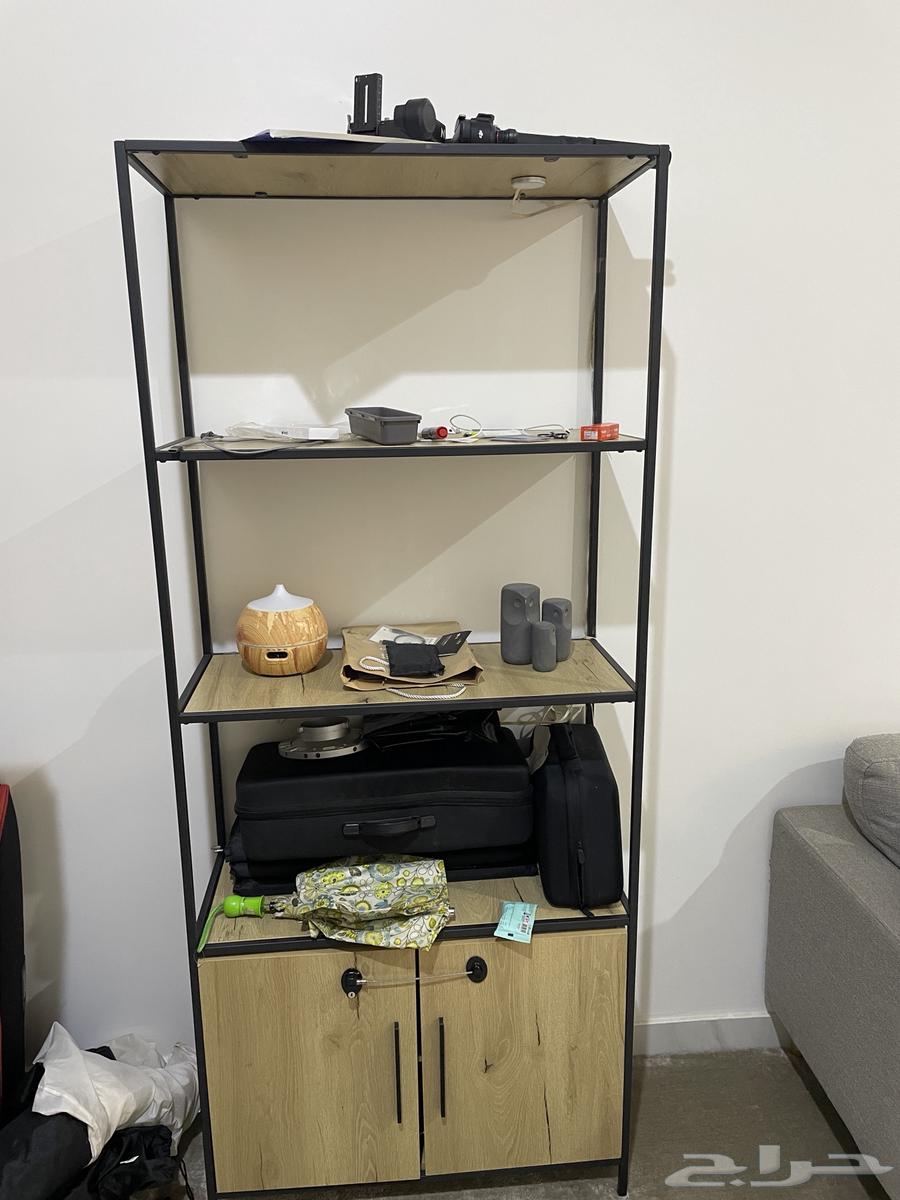 Very clean set (coffee table, TV table, cabinet)64427704297473110