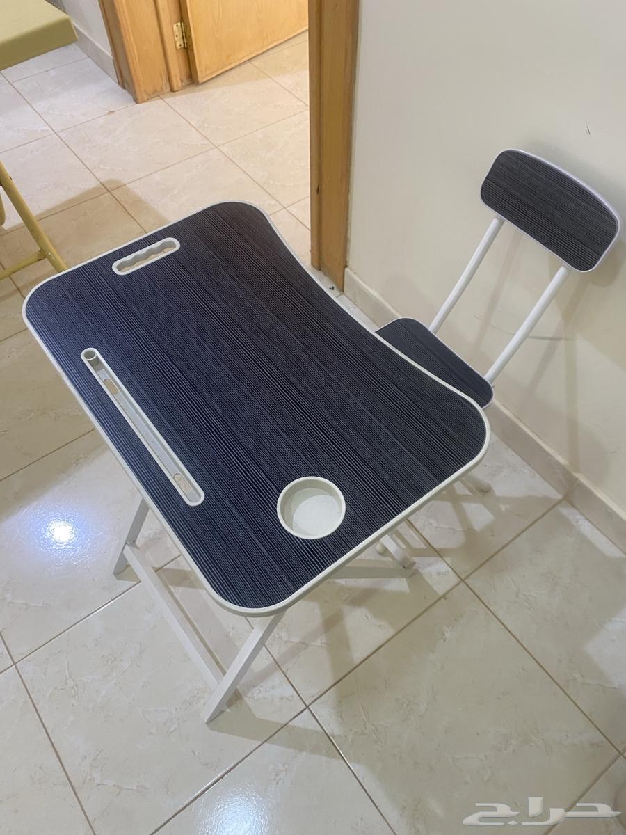 Table and chair set, very light use64429263712130110