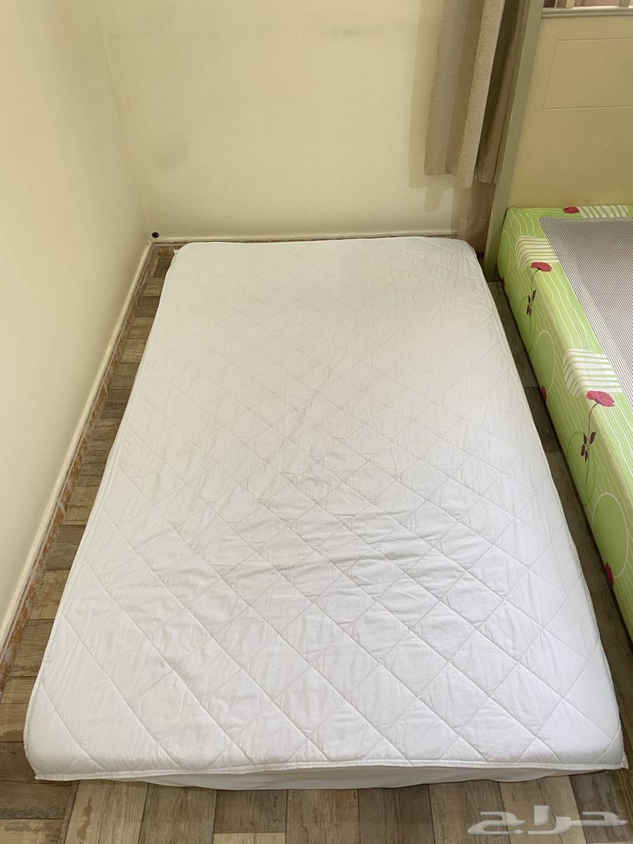 Double and a half bed, double and a half medical mattress, almost new with its sheet64429062636545114