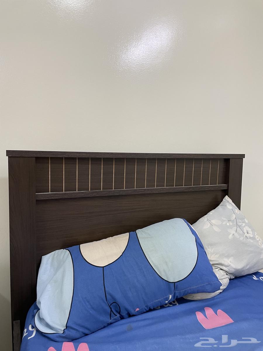 سرير نفر ونصف مع مرتبة ارتفاع 20سم (شبه جديد)64429641009282111