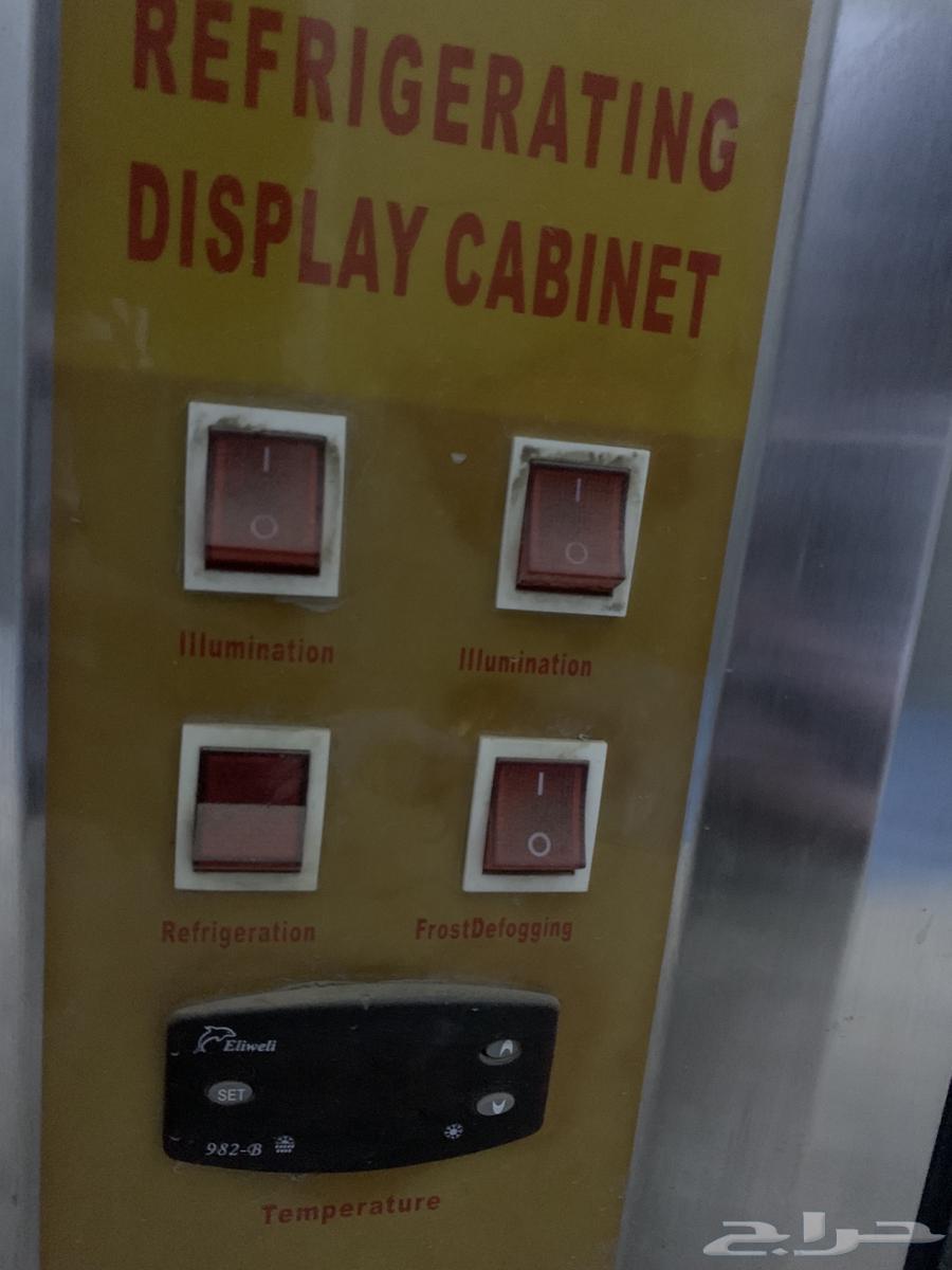 Display refrigerator64432345741954113