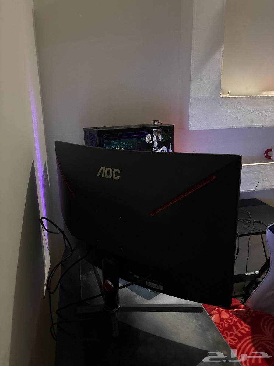 AOC 32-inch curved gaming monitor with broken screen64592902166019112