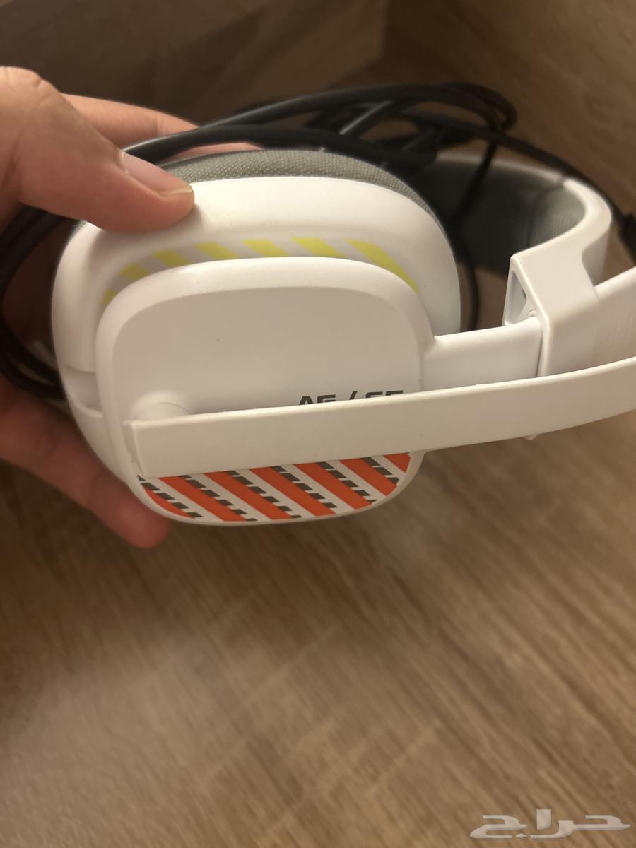 سماعة A10 جديده مع كرتونها ب 100 و نظيفه قابله للسوم64431413165569110