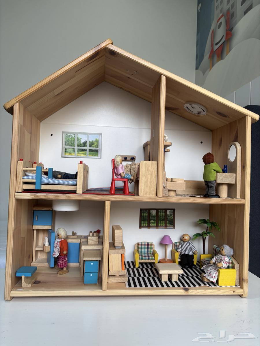 بيت دمى مع الدمى لرياض الاطفال والصفوف الدنيا64430070779778110