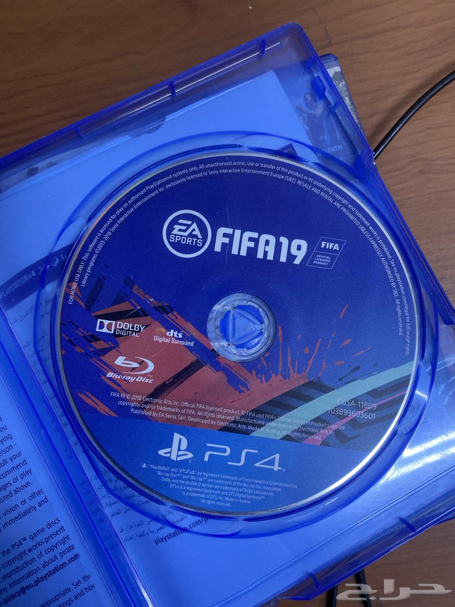 فيفا 19.  . 20 نظيف شبه جديد فيفا 19ب 40 . و فيفا20 با 3064433283490306110