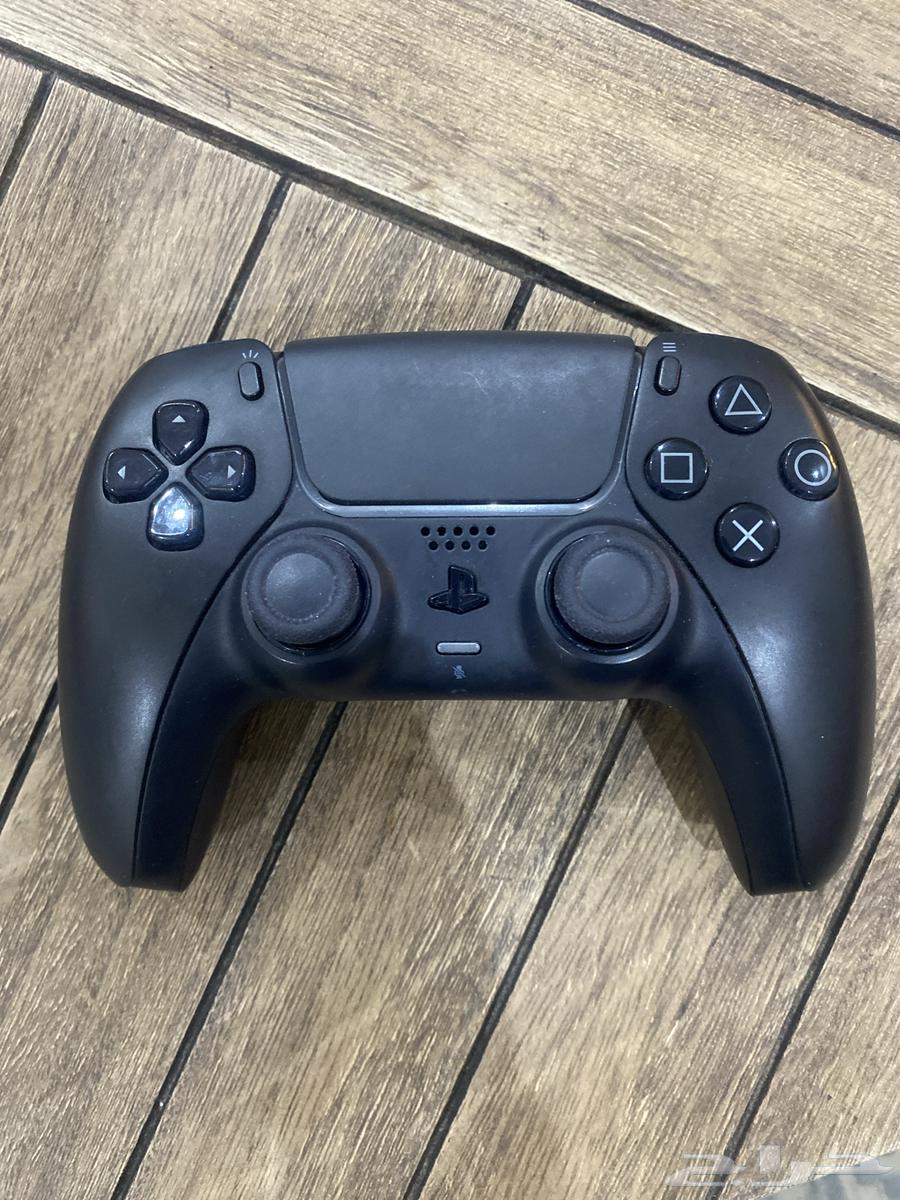 Clean PlayStation 5 controller64428066595842110