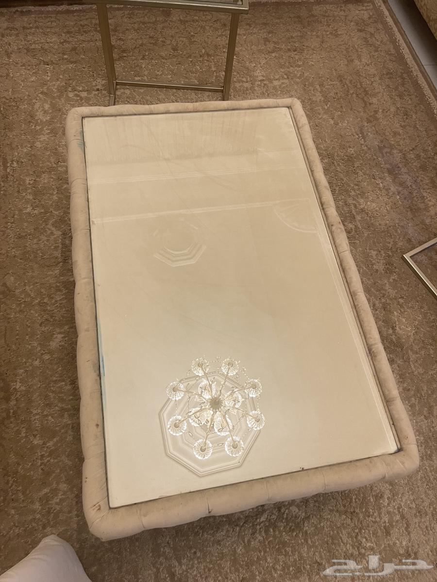 Five sofa sets and four tables64429103148930110