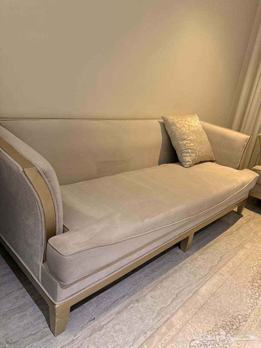 Luxury sofa set with light use, foam and everything excellent64432495964930111