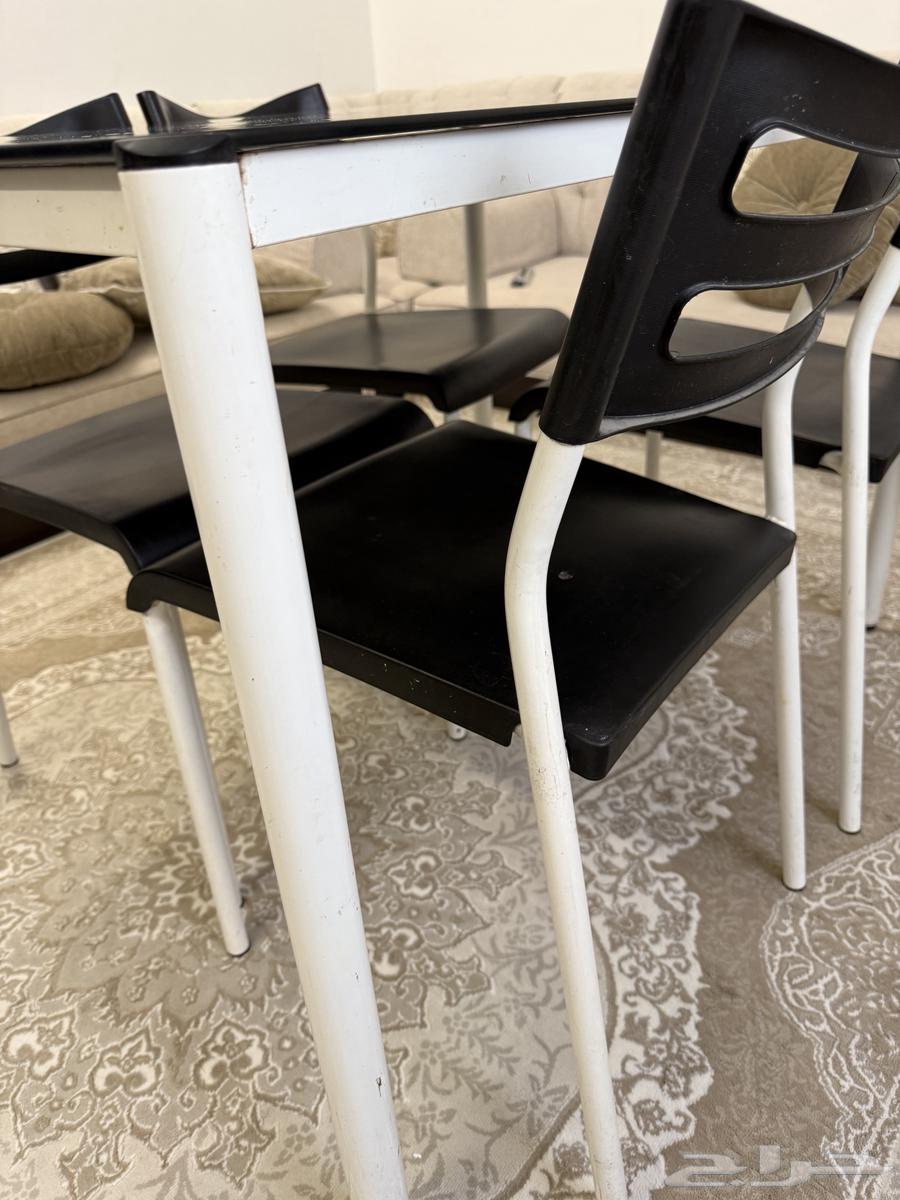 طاولة طعام مستعمل للبيع64428982370945112