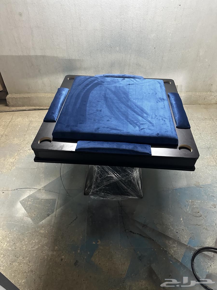 Detail of elevated belot table64429923313283111