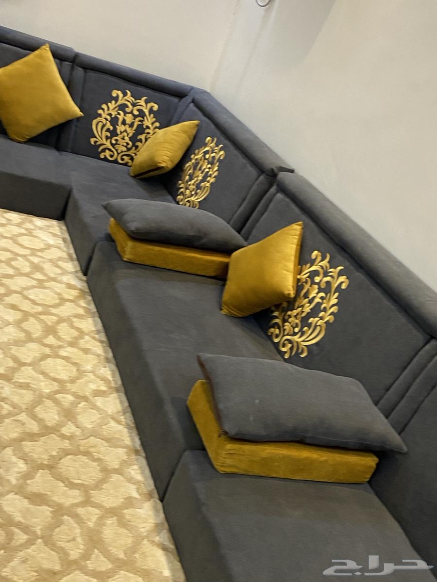 مجلس عربي وستارة وطاولتين زوايا على شكل مراية64427502788481113