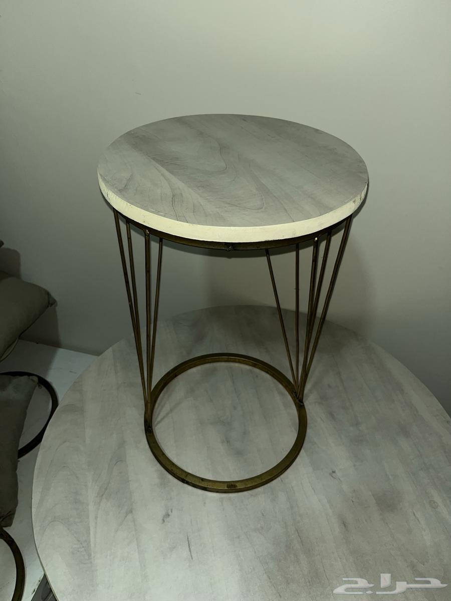 طاولات للبيع64426577812353110