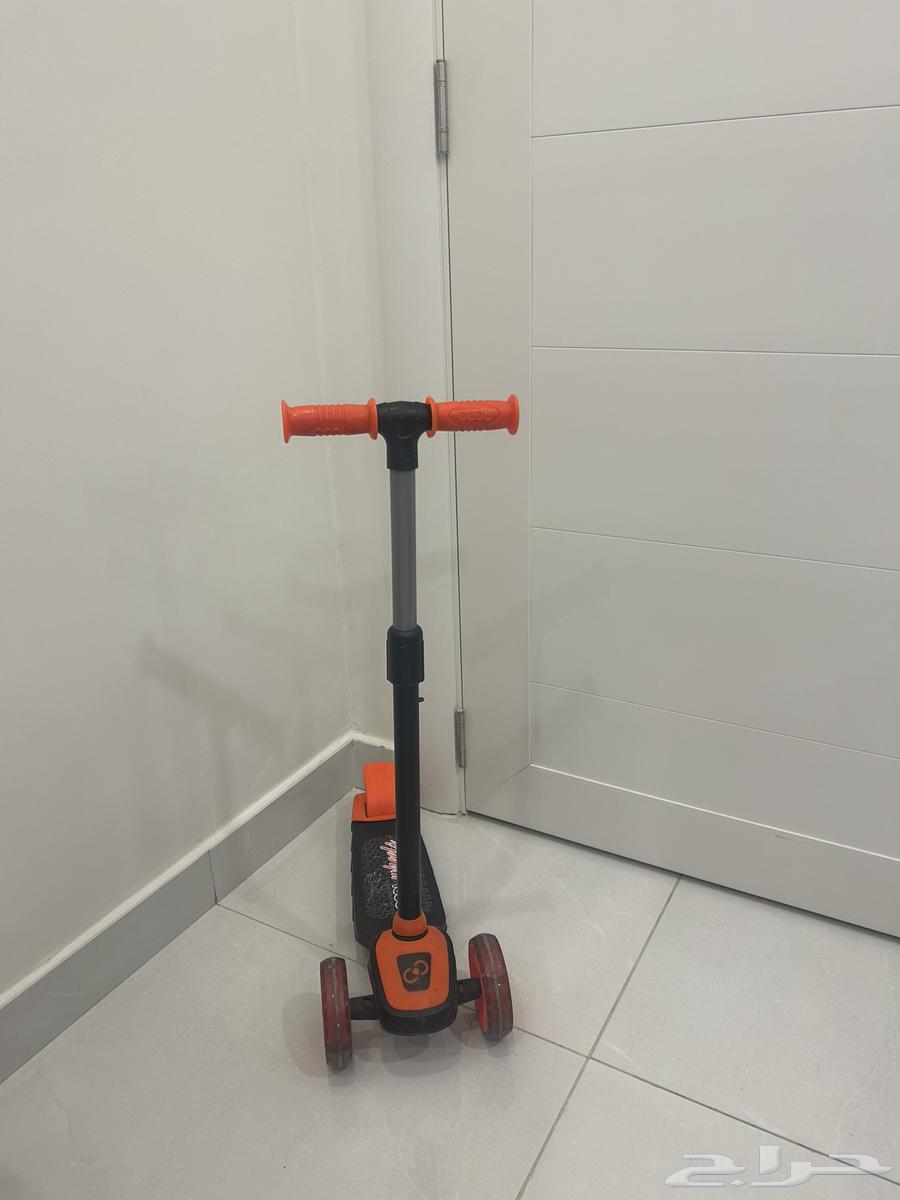 سياره وسكوتر للبيع مضيف وسكوتر شبه جديد64430900269826111