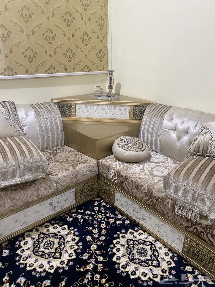 Clean sofa64428968953986112