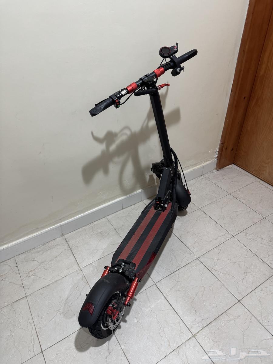 سكوتر استخدام خفيف جدا  شبه جديد فيه مشكله ف الكفر الخلفي ب64433390751489112