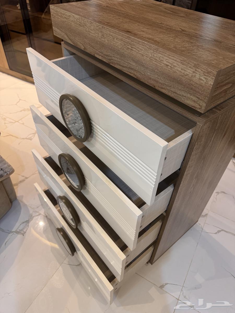 Wardrobe for sale with four drawers and an accessories drawer64431575709825110