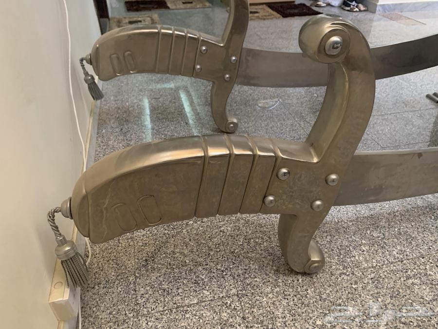 Unique table in the shape of traditional swords, luxurious decoration64429976482049111