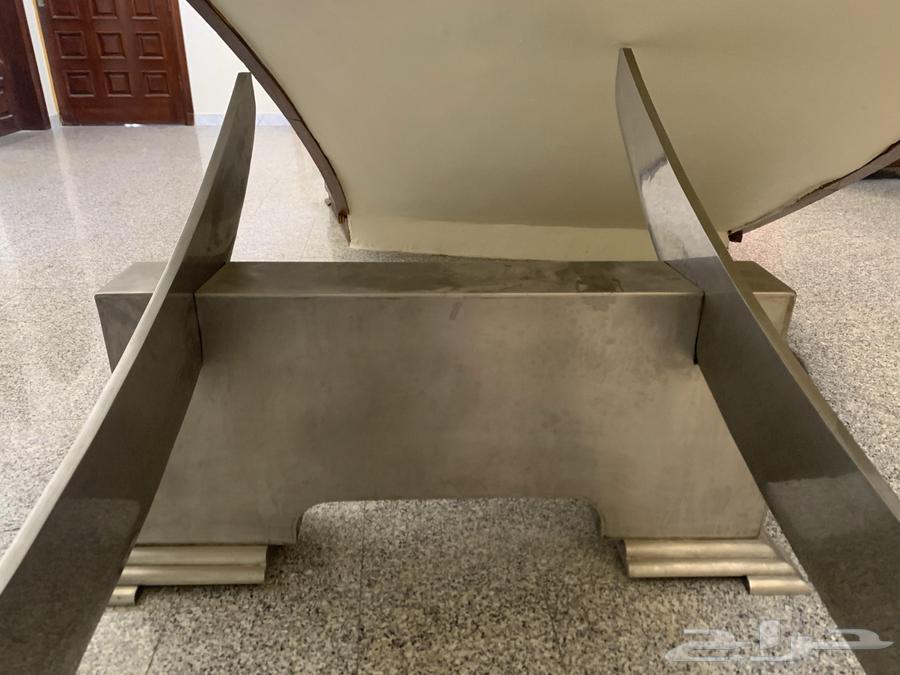 Unique table in the shape of traditional swords, luxurious decoration64429976482049112