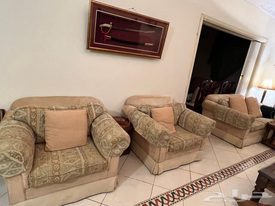 Selling a guest room sofa (majlis) (price reduced for quick sale)64428657558274111