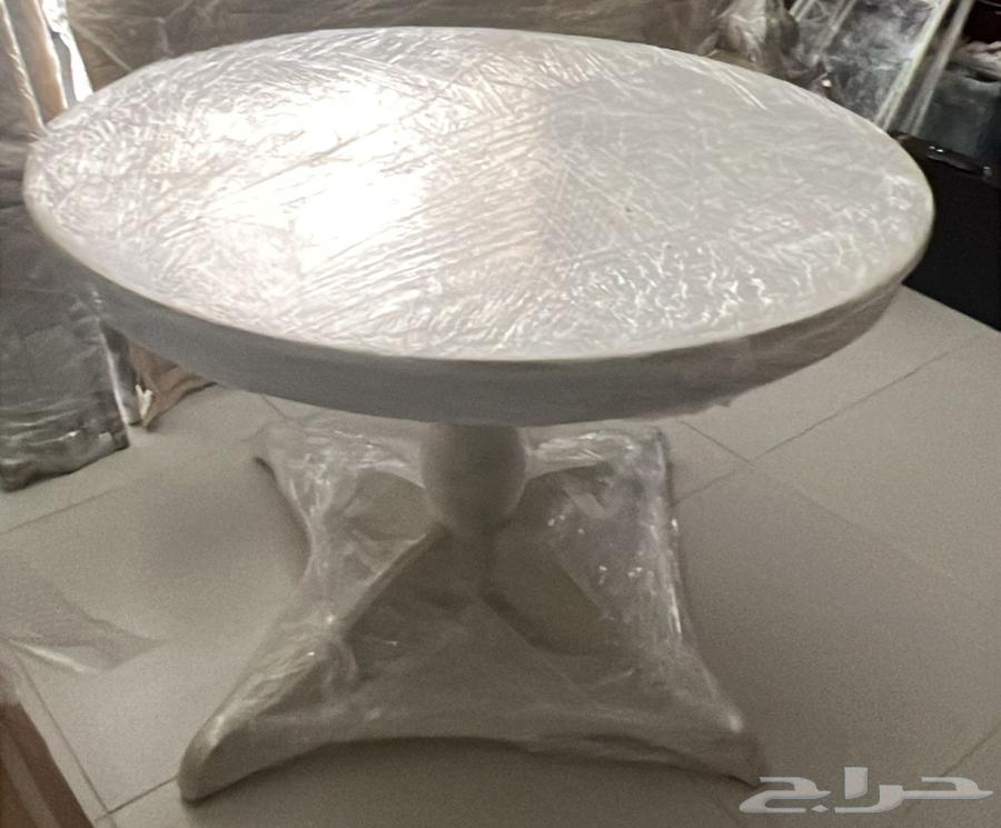 طاولة طعام من ايكيا لون ابيض كراسي64429008919298110