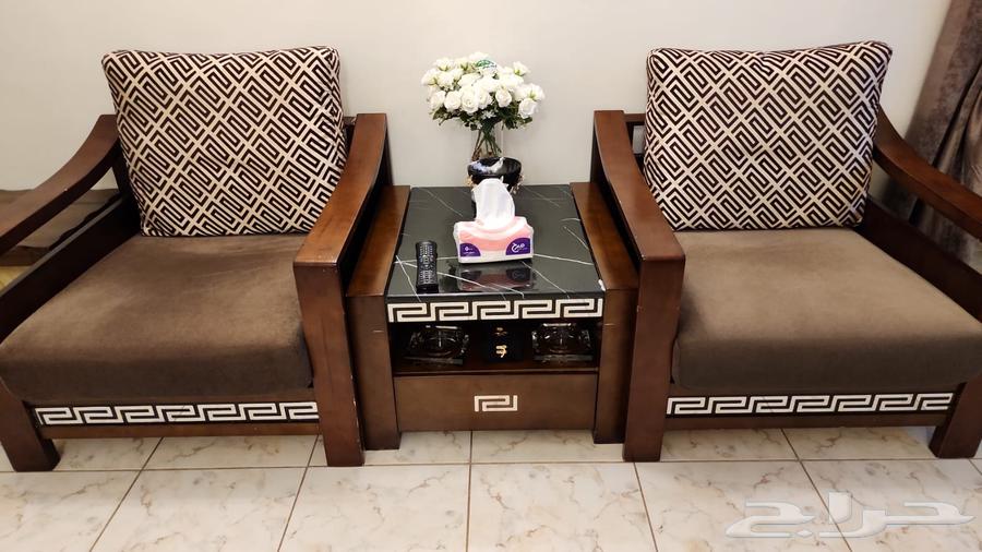 Two chairs and their table64428887142018110