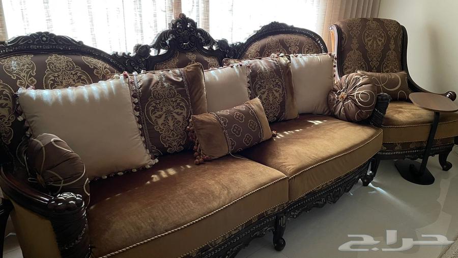 Sofa with tables64431842091394112