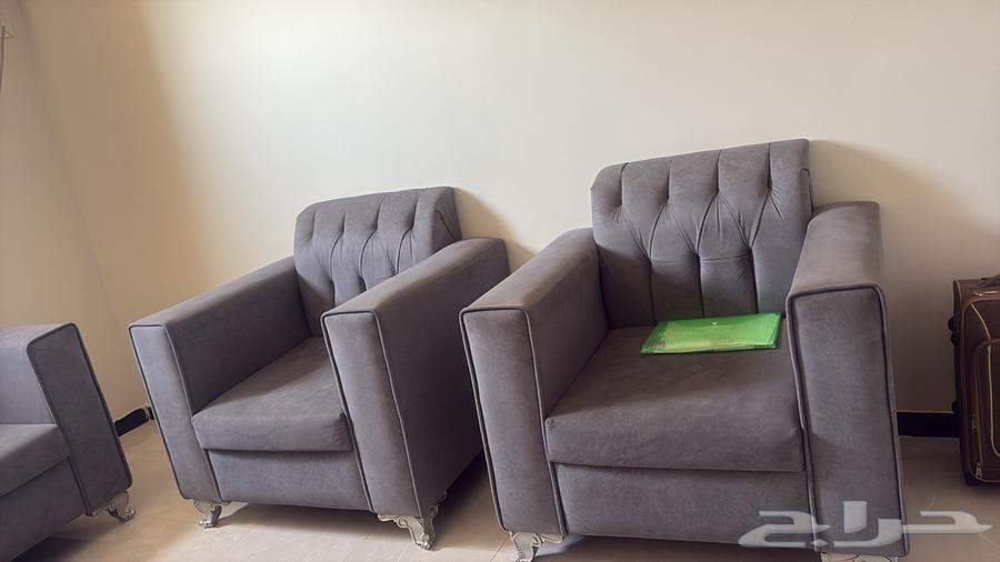 Clean sofa with no damage64431142770434111