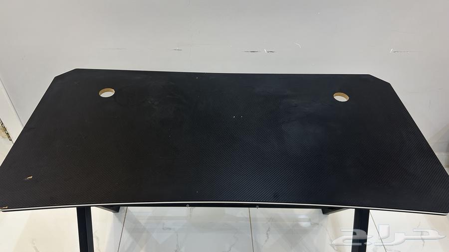 طاولة قمينق64433444882690110