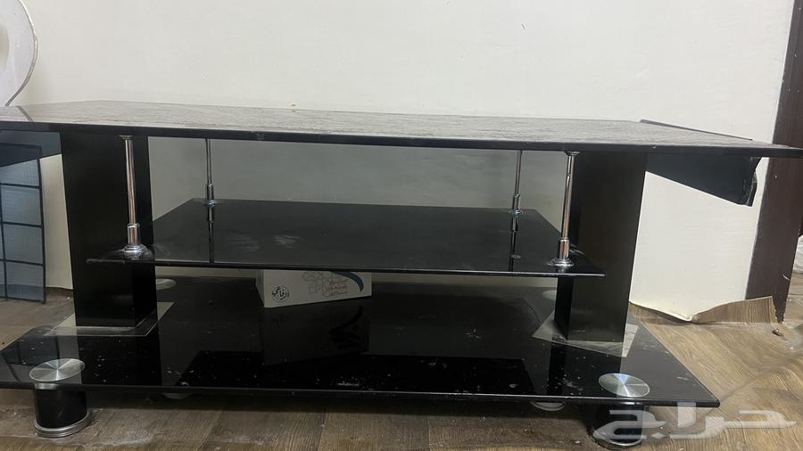 طاولة عادي تنفع للصالة وتلفاز64427263984003111