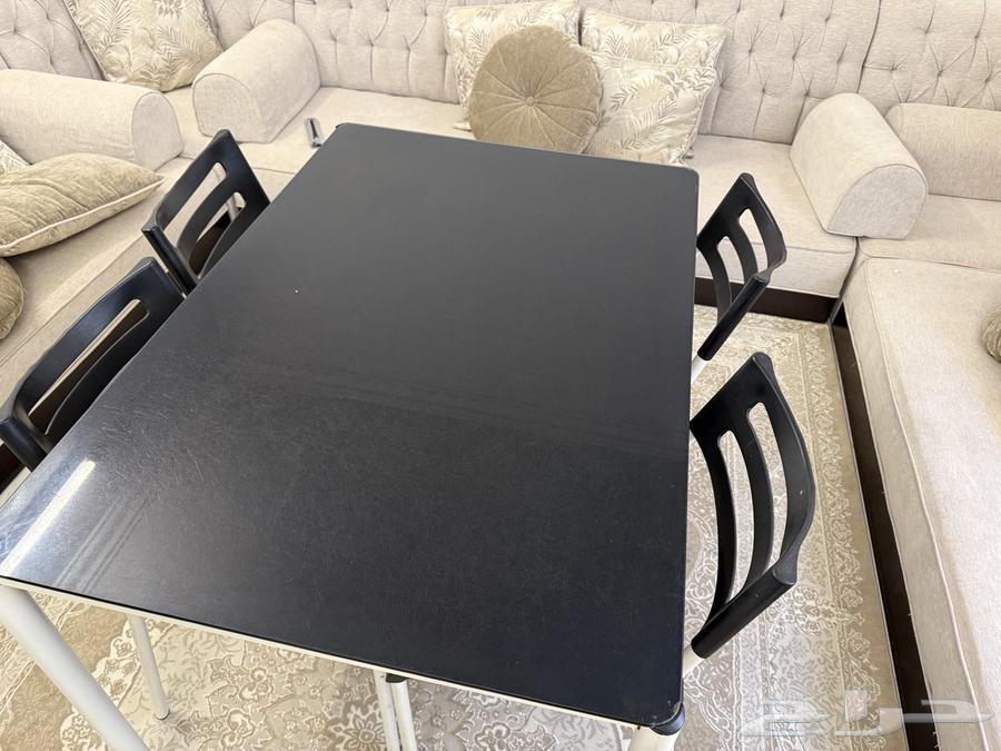 طاولة طعام مستعمل للبيع64428982370945111