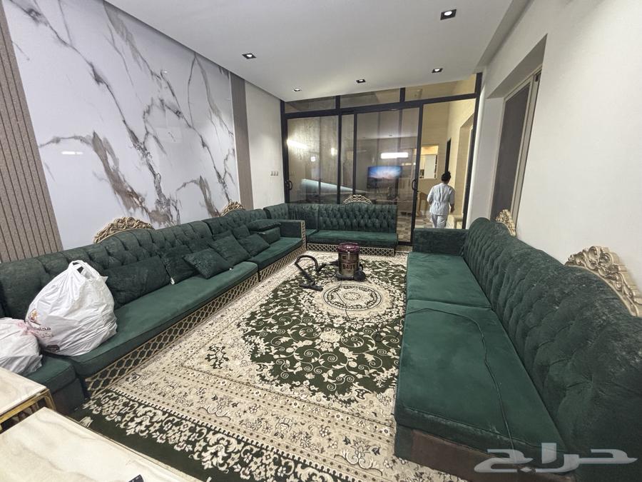 جلسه على السوووم64433337131905110