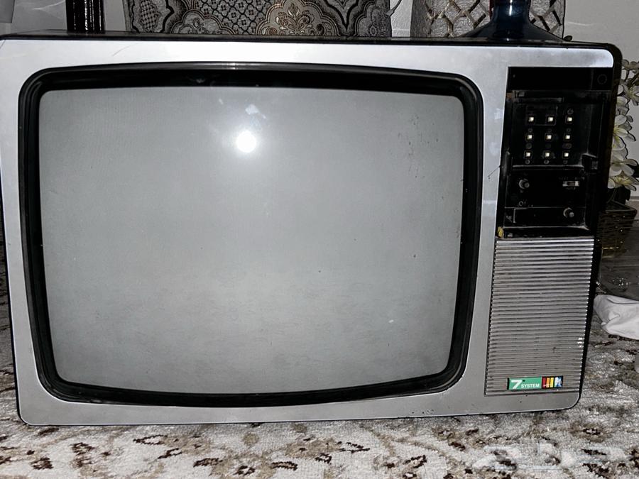 تلفزيون قديم ماركة شارب تراثي لايعمل64431882809986110