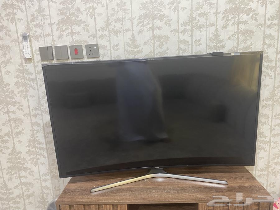 تلفزيون سامسونج 65بوصه الشاشه مكسوره في النص بس64431562032387110