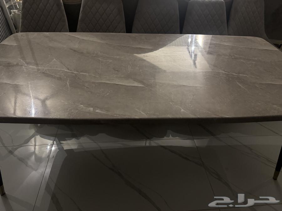 New sofa and table available in the city for sale64427169595649113